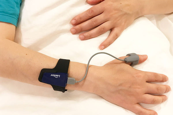 What Is A Wrist Pulse Oximeter With Alarm?